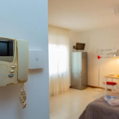 Happy House 7 Minuti Da Mxp E 30 Minuti Da Milano Apartment