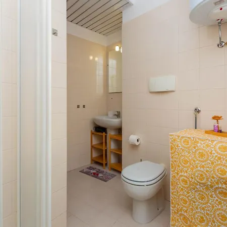 Apartment Happy House 7 Minuti Da Mxp E 30 Minuti Da Milano Busto Arsizio